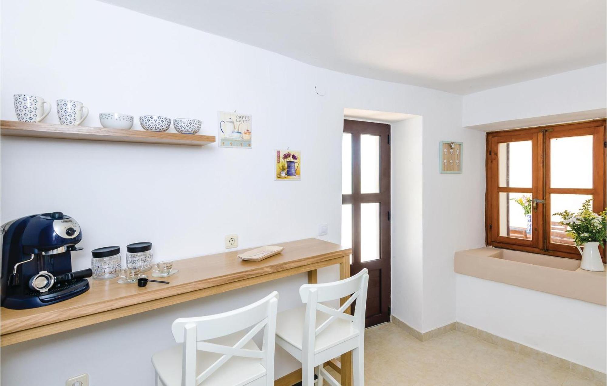 Beautiful Home In Oslje With Kitchen Εξωτερικό φωτογραφία