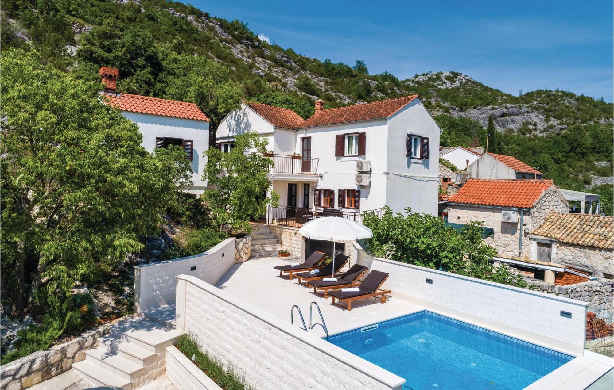 Beautiful Home In Oslje With Kitchen Εξωτερικό φωτογραφία