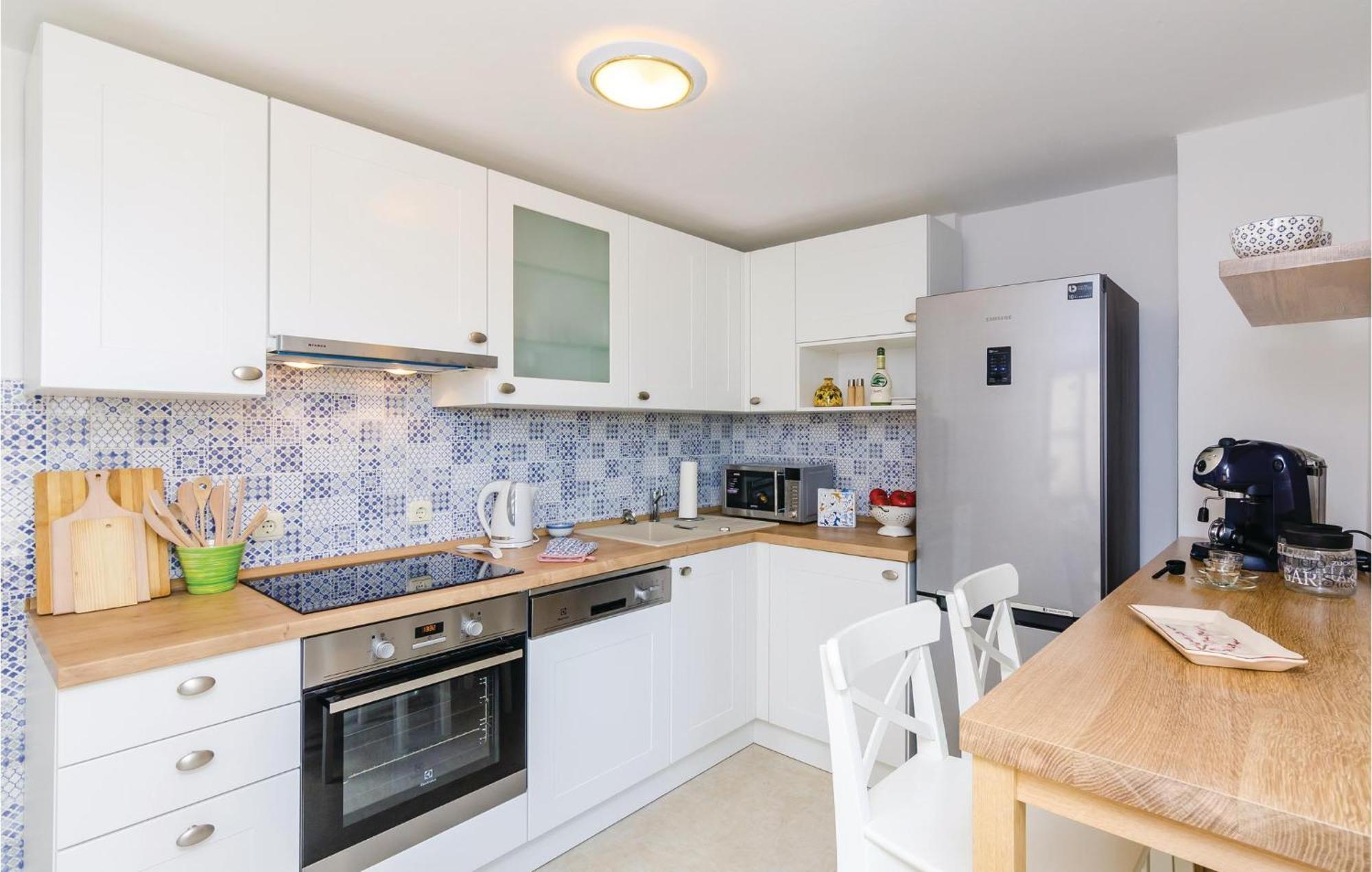 Beautiful Home In Oslje With Kitchen Εξωτερικό φωτογραφία